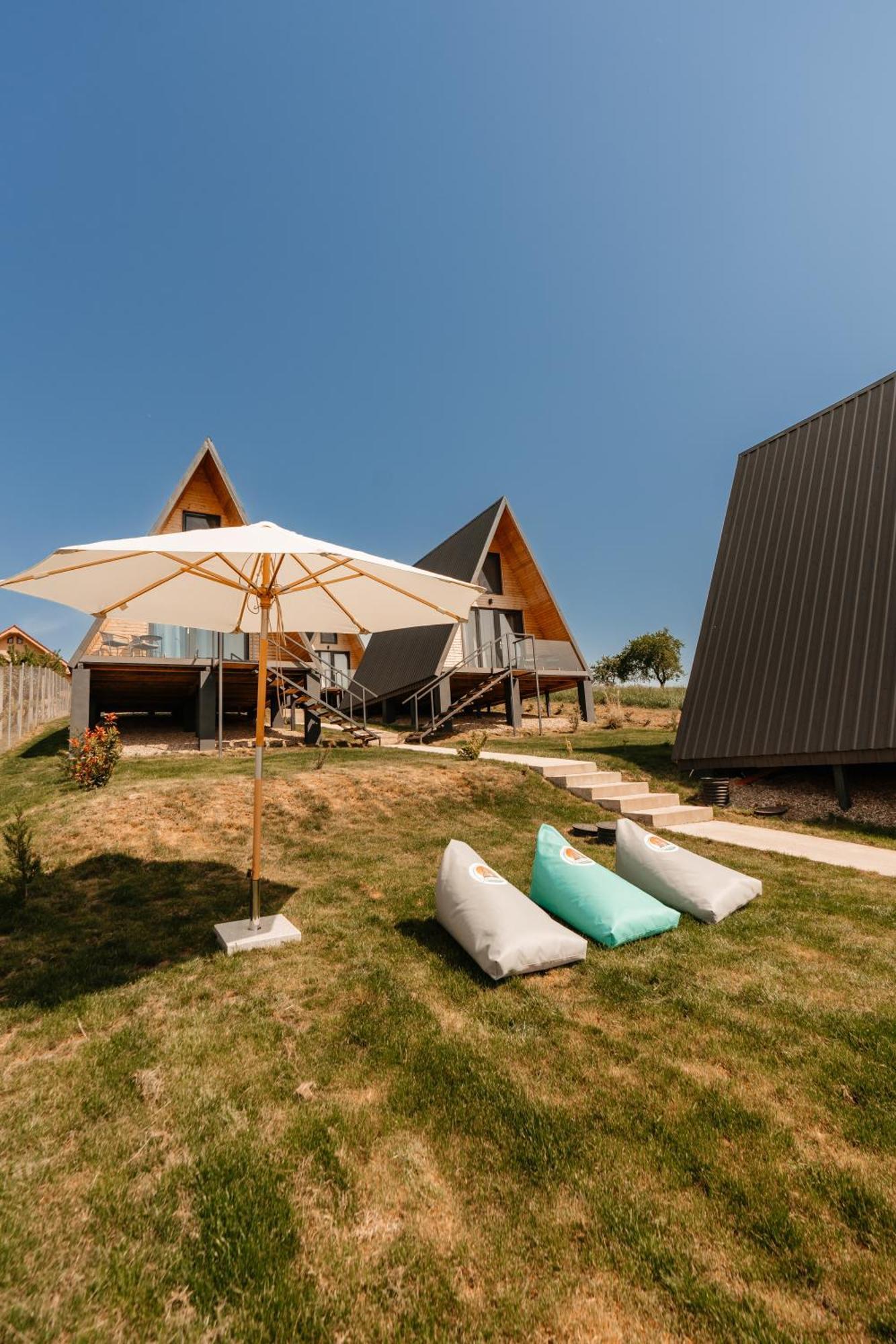 Cavo Village- Cabins Rental Baile 1 Mai Rontau Екстер'єр фото